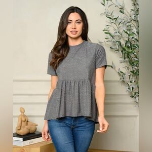 Women’s short sleeve Swiss dot peplum in gray‎